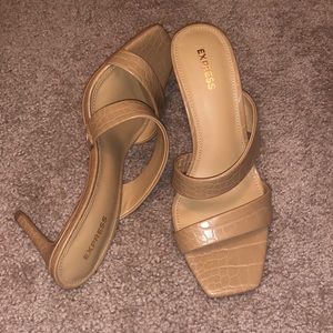 Express Nude Heals